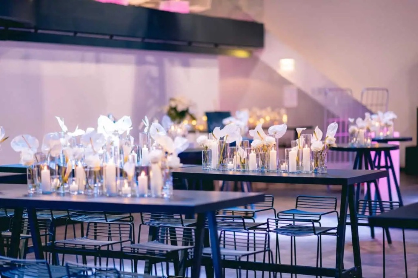Firmenjubiläum 50 Jahre Bodo Möller Chemie mit festlicher Tischdekoration und Eventtechnik in Frankfurt